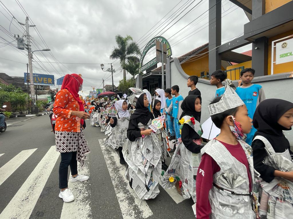 Semarak Karnaval Budaya HUT Kota Yogyakarta Di SDN Baluwarti